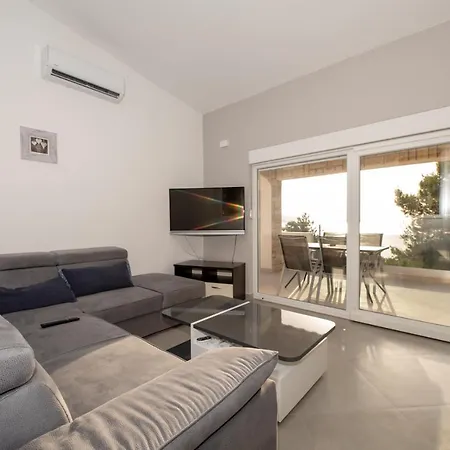 House Novigrad * Novigrad (Dalmatia)
