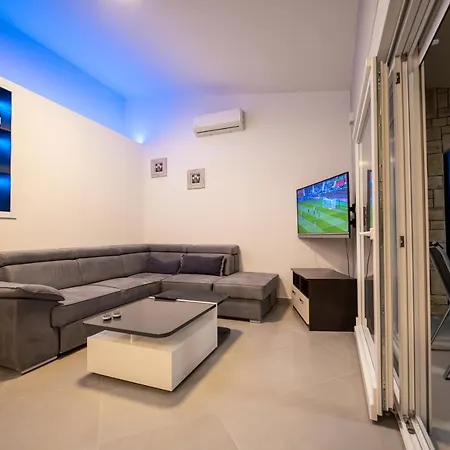 House Novigrad Novigrad (Dalmatia)